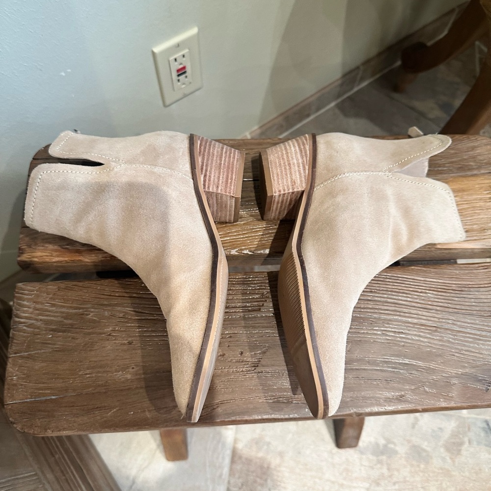 Lisa Vicky EUC Noblex Tan Camel Bootie - Size 7-1/2 - Picture 4 of 7